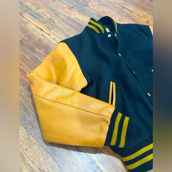 Classic Varsity Jacket - Picture 4 of 4